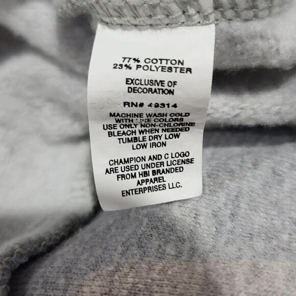 University of Cincinnati Women's Lightweight Champion Gray Sweatshirt - Picture 9 of 9